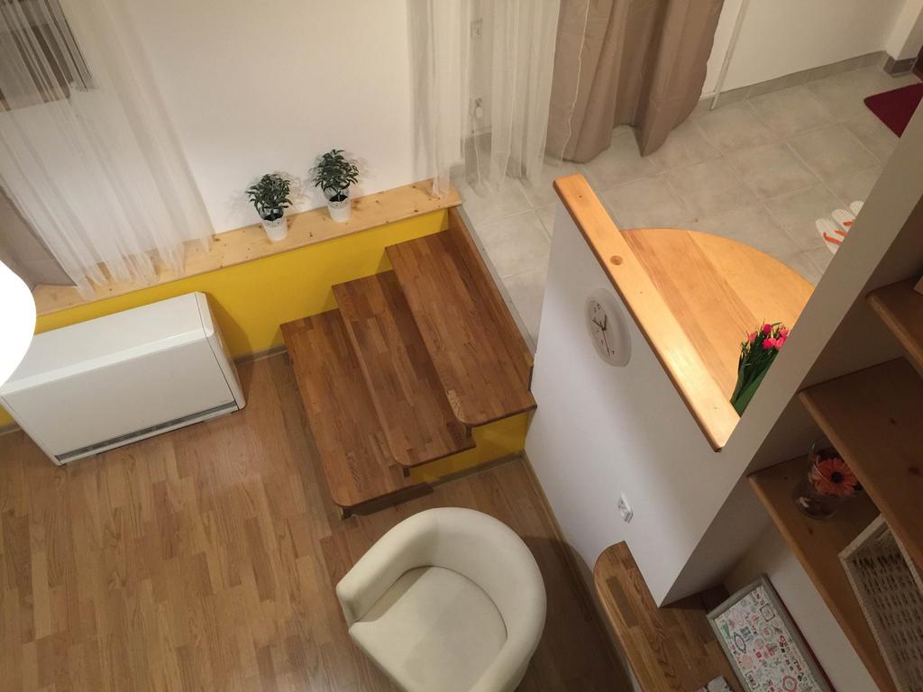 Hostel Appena & *
