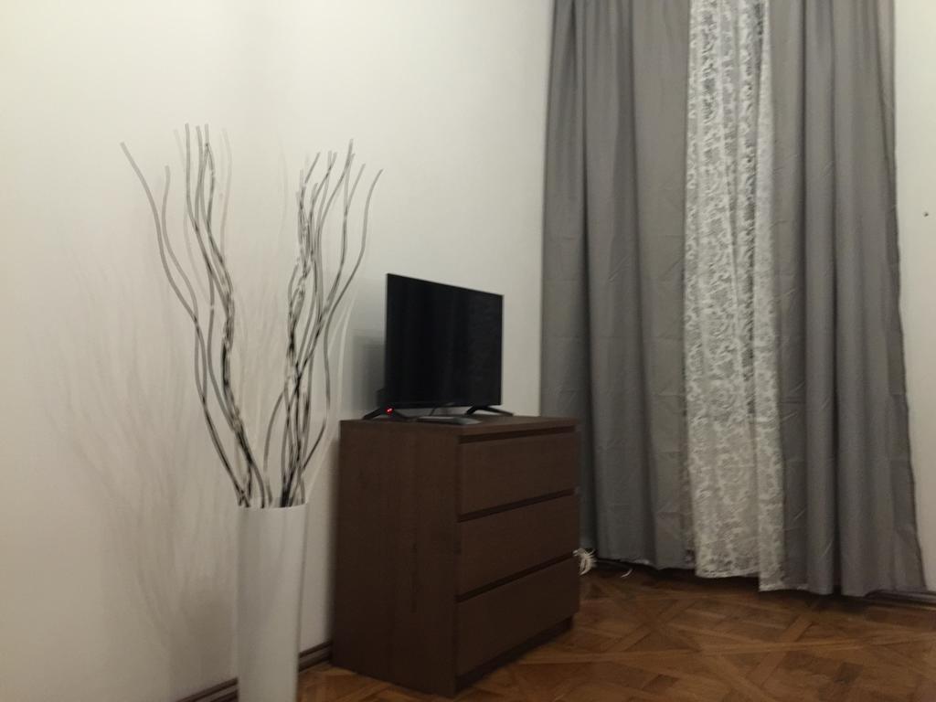 Hostel Appena & *